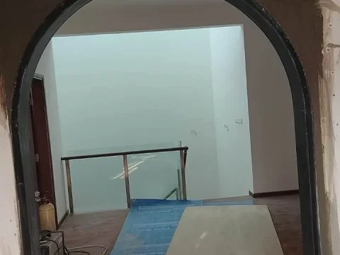 Bukaan gerbang dalam proses kemasan