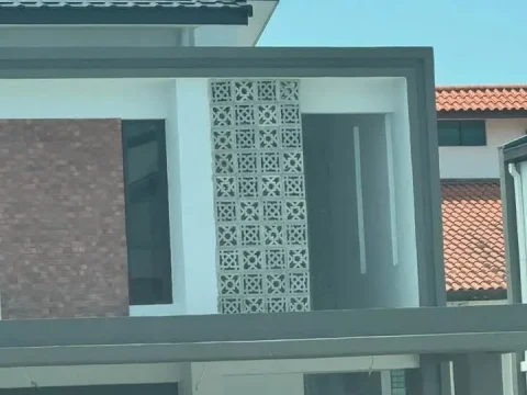 Paparan luaran rumah dan kerja pengubahsuaian