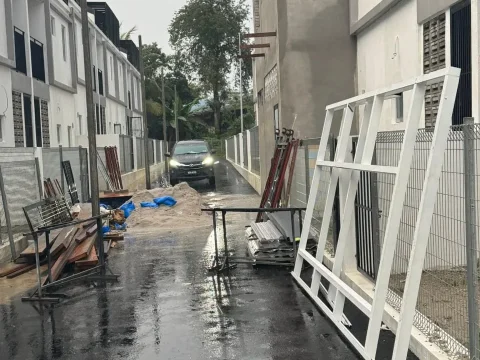 Kerja pemasangan bingkai tingkap dan pintu